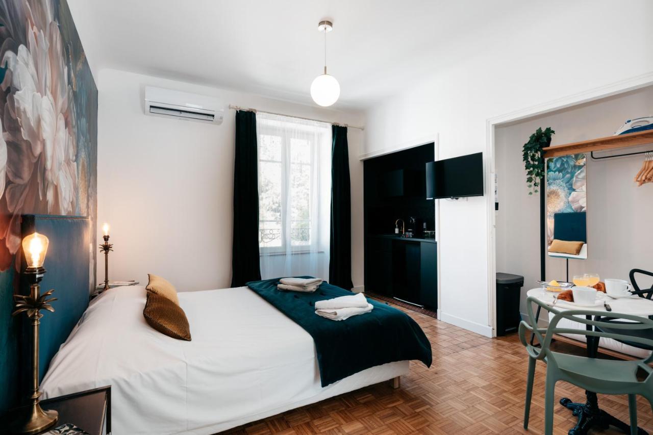 Les Precieuses & Ii Apartment